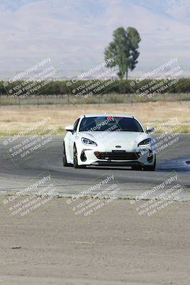 media/Sep-15-2024-Speed Ventures (Sun) [[7a54f7ed2f]]/Yellow Group/Session 1 (Outside Grapevine)/